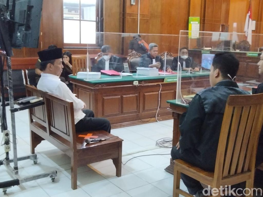 Hakim PN Surabaya Tolak Eksepsi Samanhudi